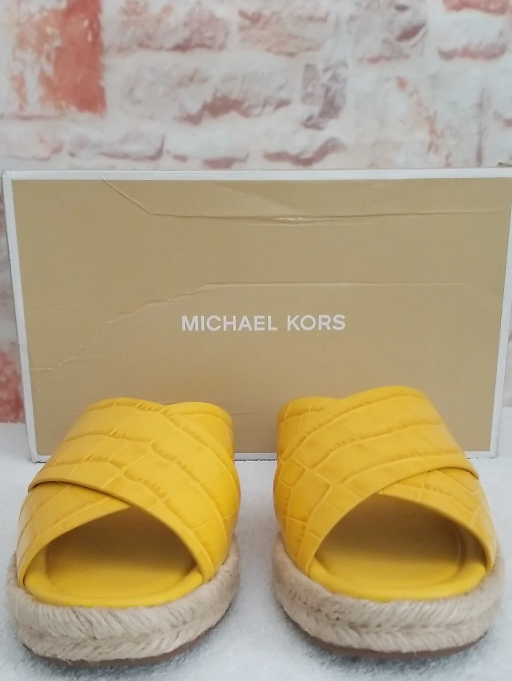 New Michael Kors Linden Croc-Embossed Sandals